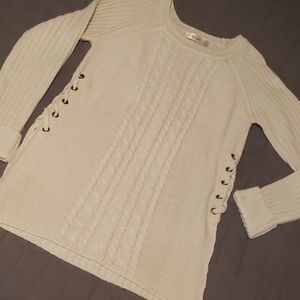 R D Style sweater small
